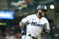Marlins late home runs beat Red Sox 5-3 highlights