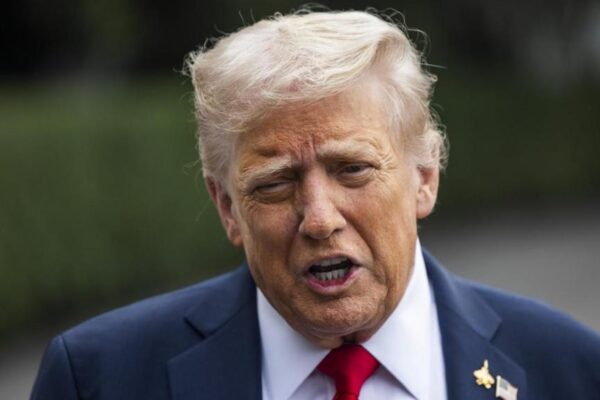 Trump government shutdown threat layoffs