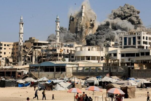 Gaza City offensive Palestinians fleeing